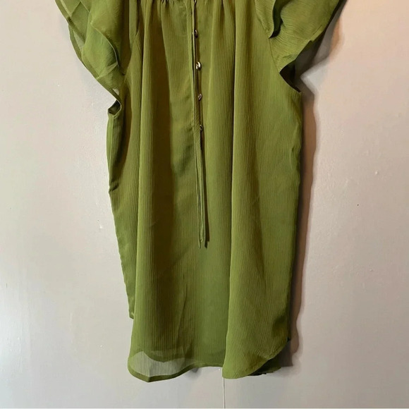 Loft green Flutter Button Tie Neck Top Size small like new - Picture 4 of 10